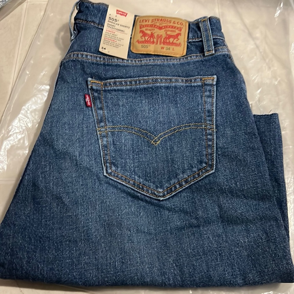 Levi’s shorts 34W cutoff NWT